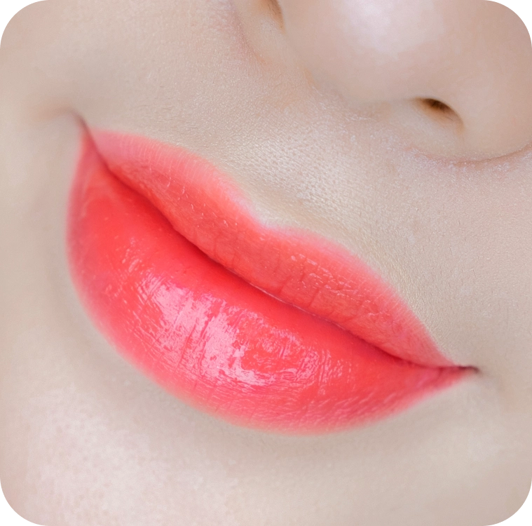 Phun môi Collagen